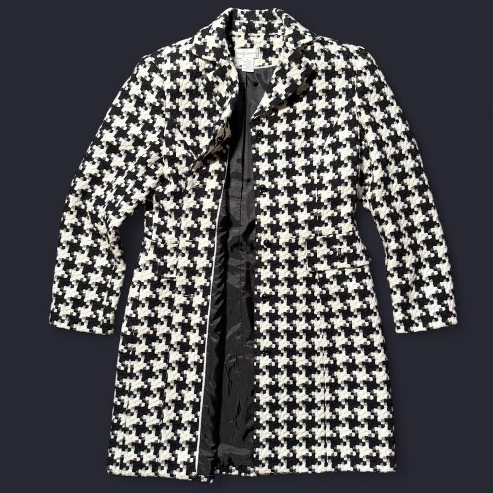 Worthington black and white houndstooth walker coat with ball buttons